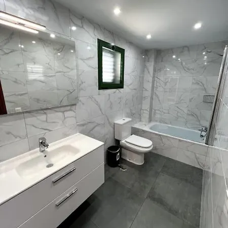 The Sallies - 3 Bedroom With Private Pool Тиас