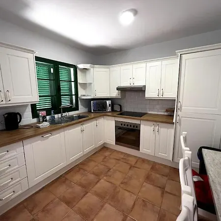 The Sallies - 3 Bedroom With Private Pool Ferienhaus *