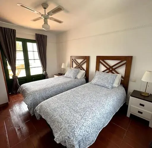 The Sallies - 3 Bedroom With Private Pool