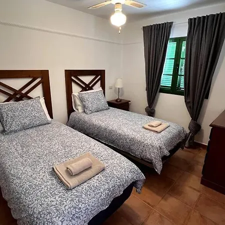 Сasa de vacaciones The Sallies - 3 Bedroom With Private Pool