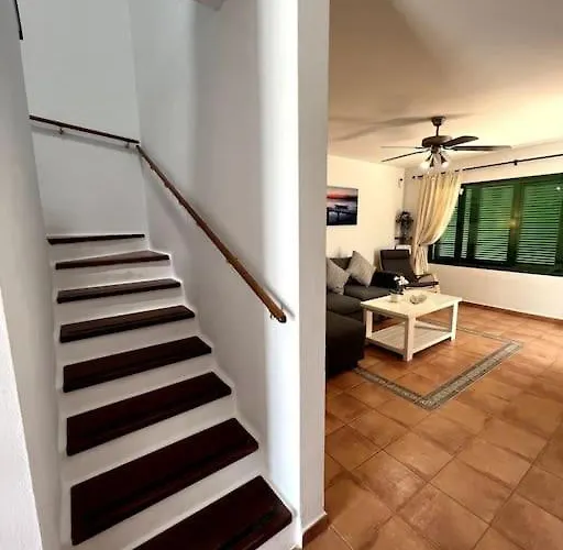 The Sallies - 3 Bedroom With Private Pool 티아즈