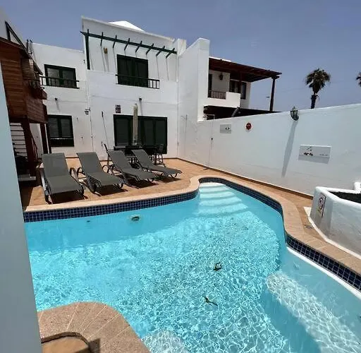 펜션 The Sallies - 3 Bedroom With Private Pool *