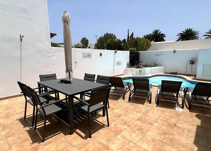 펜션 The Sallies - 3 Bedroom With Private Pool 티아즈